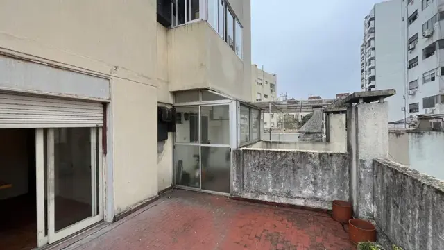 VENTA DEPTO 2 AMB GRAN PATIO ALMAGRO-APTO CRÉDITO