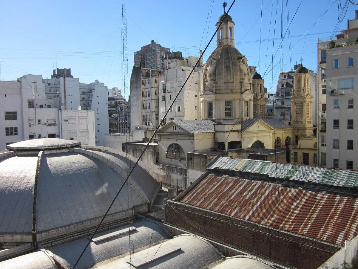 Barrio Norte, Talcahuano 1000, 1 amb, 610, 30m2, u$s 600 todo incluido con tope de # 30,000 de luz.