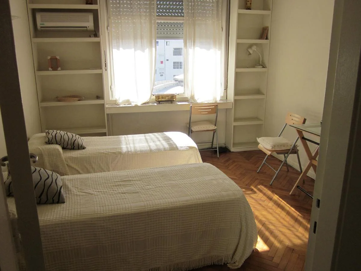 Barrio Norte, Talcahuano 1000, 1 amb, 610, 30m2, u$s 600 todo incluido con tope de # 30,000 de luz. foto 3