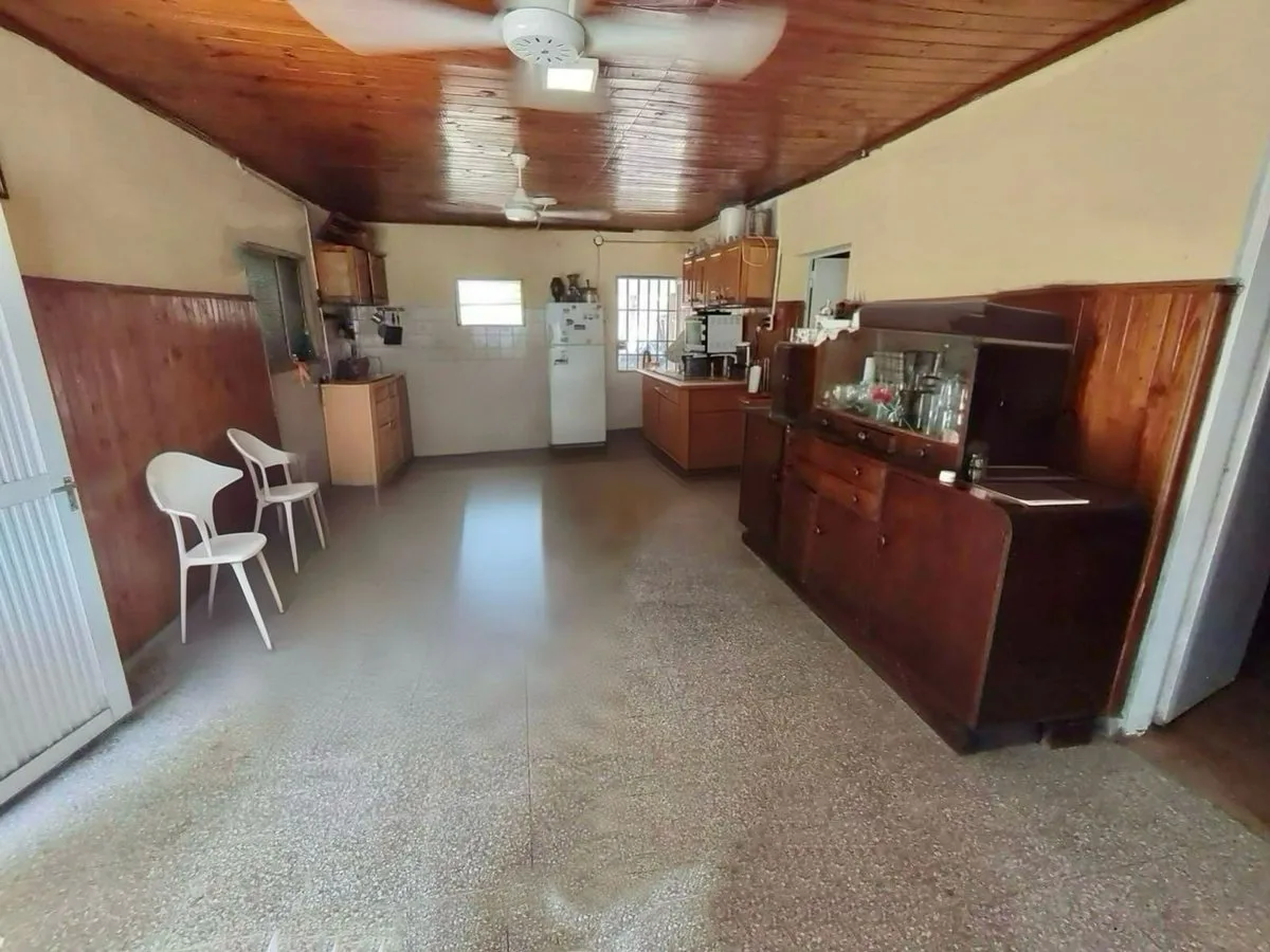 VENTA DE CASA CON TERRENO AMPLIO foto 5