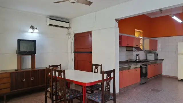 Venta de casa 3 dorm. calle Presbitero Gorriti