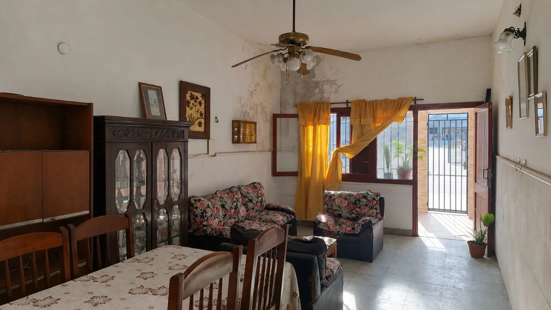 Venta de casa 3 dorm. calle Presbitero Gorriti foto 3