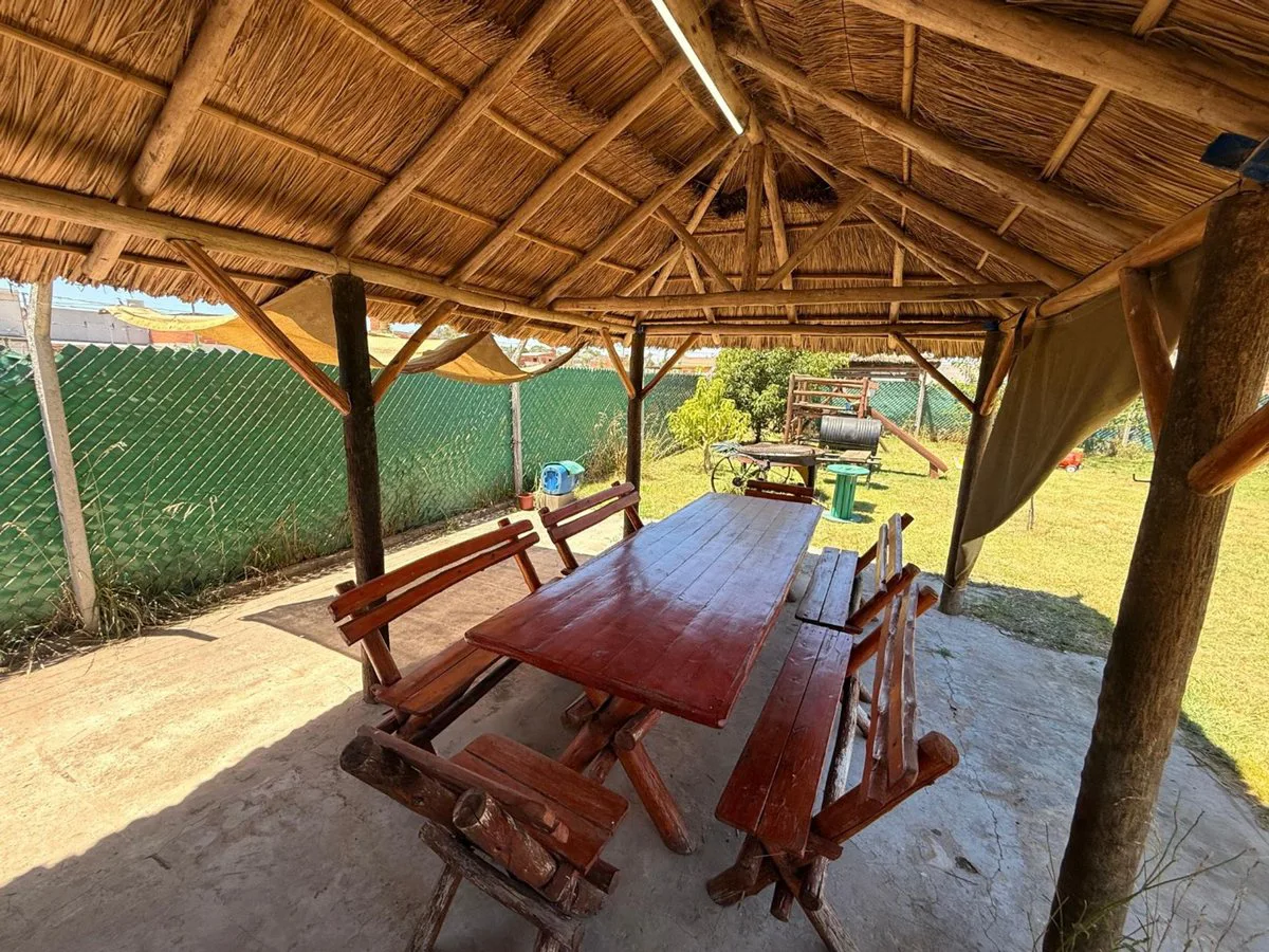 CASA QUINTA EN MÁXIMO PAZ CON PISCINA Y QUINCHO foto 2