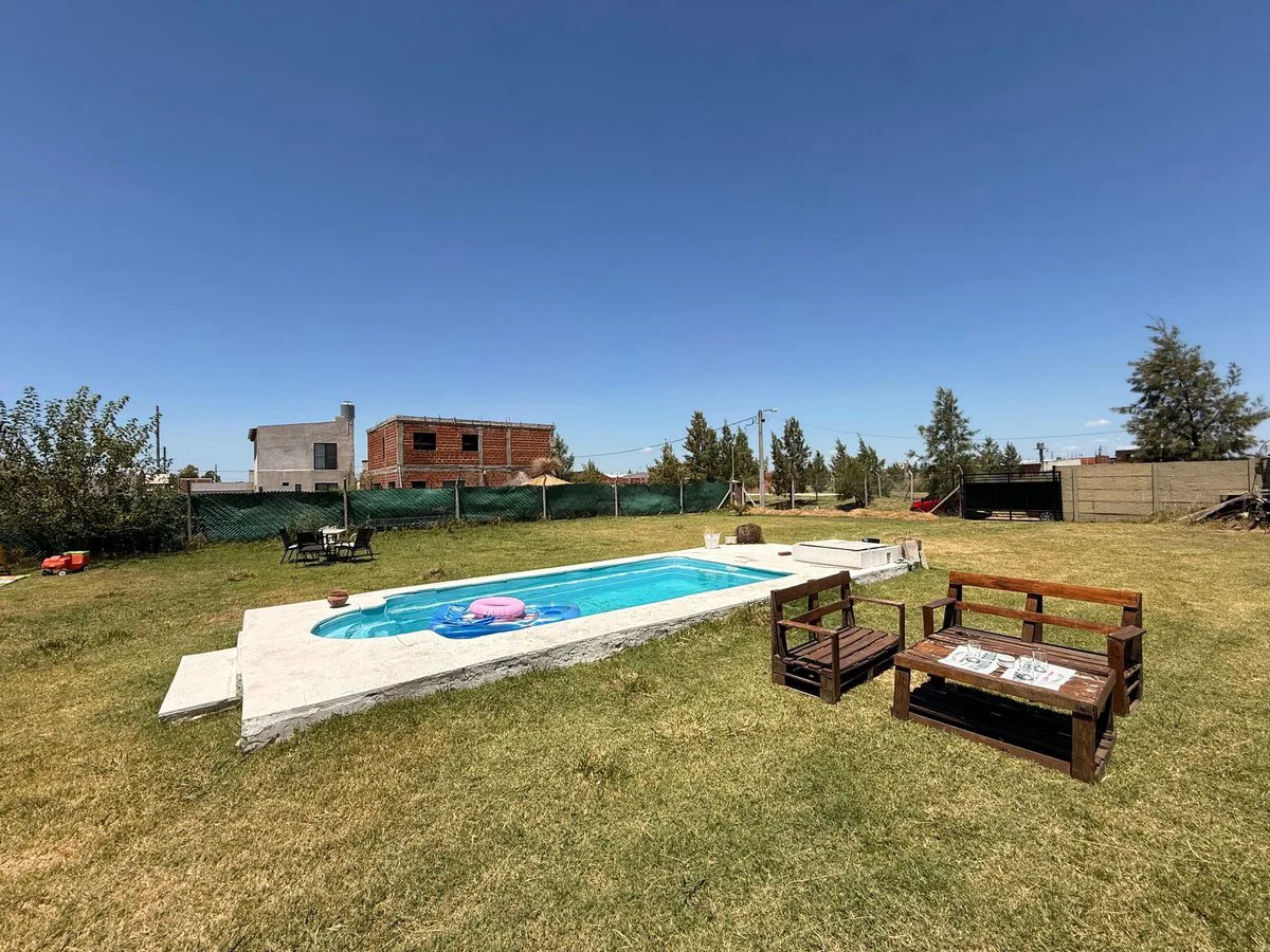 CASA QUINTA EN MÁXIMO PAZ CON PISCINA Y QUINCHO foto 5