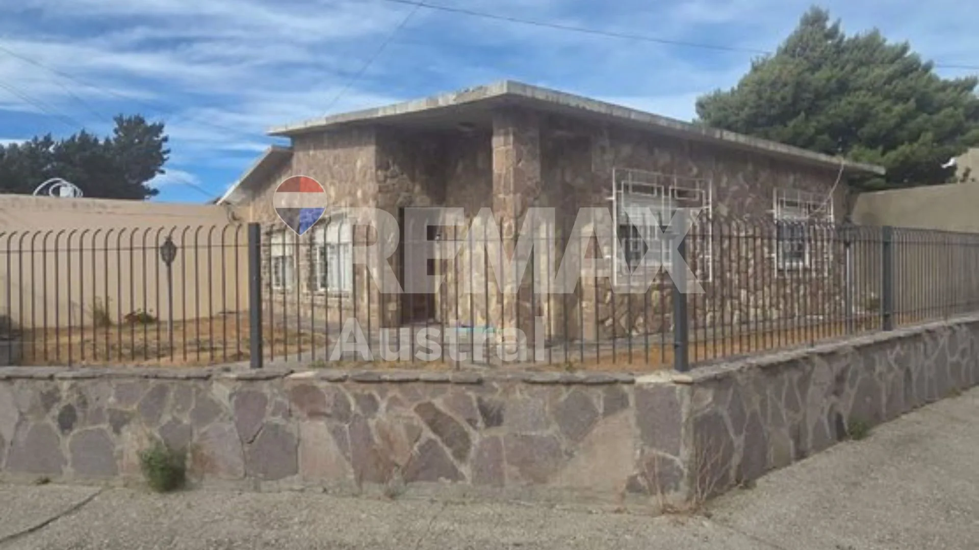 CASA 3 HABITACIONES Y LOCALES EN RADA TILLY