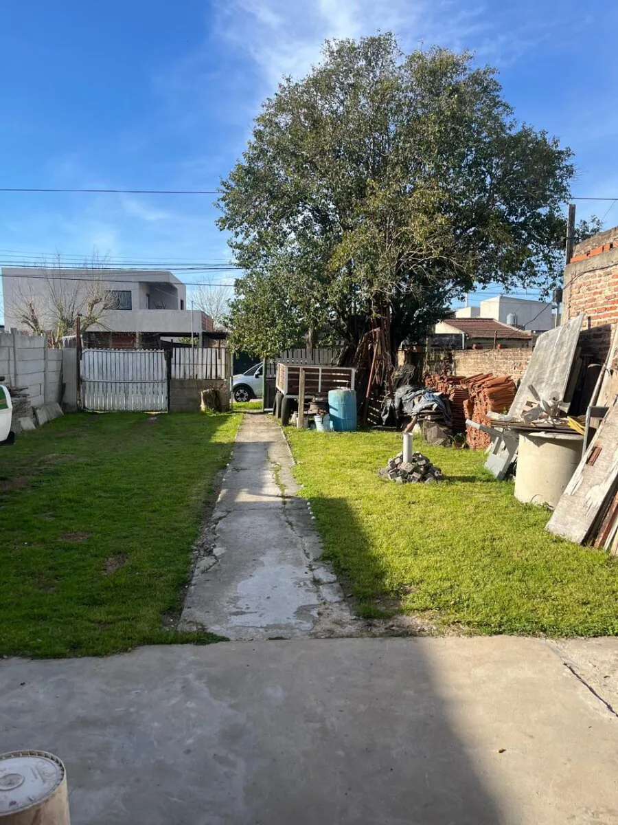 CASA EN VENTA BOSQUES FCIO.VARELA foto 2