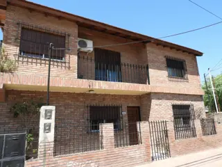 EXCELENTE CASA  EN ALQUILER foto 1