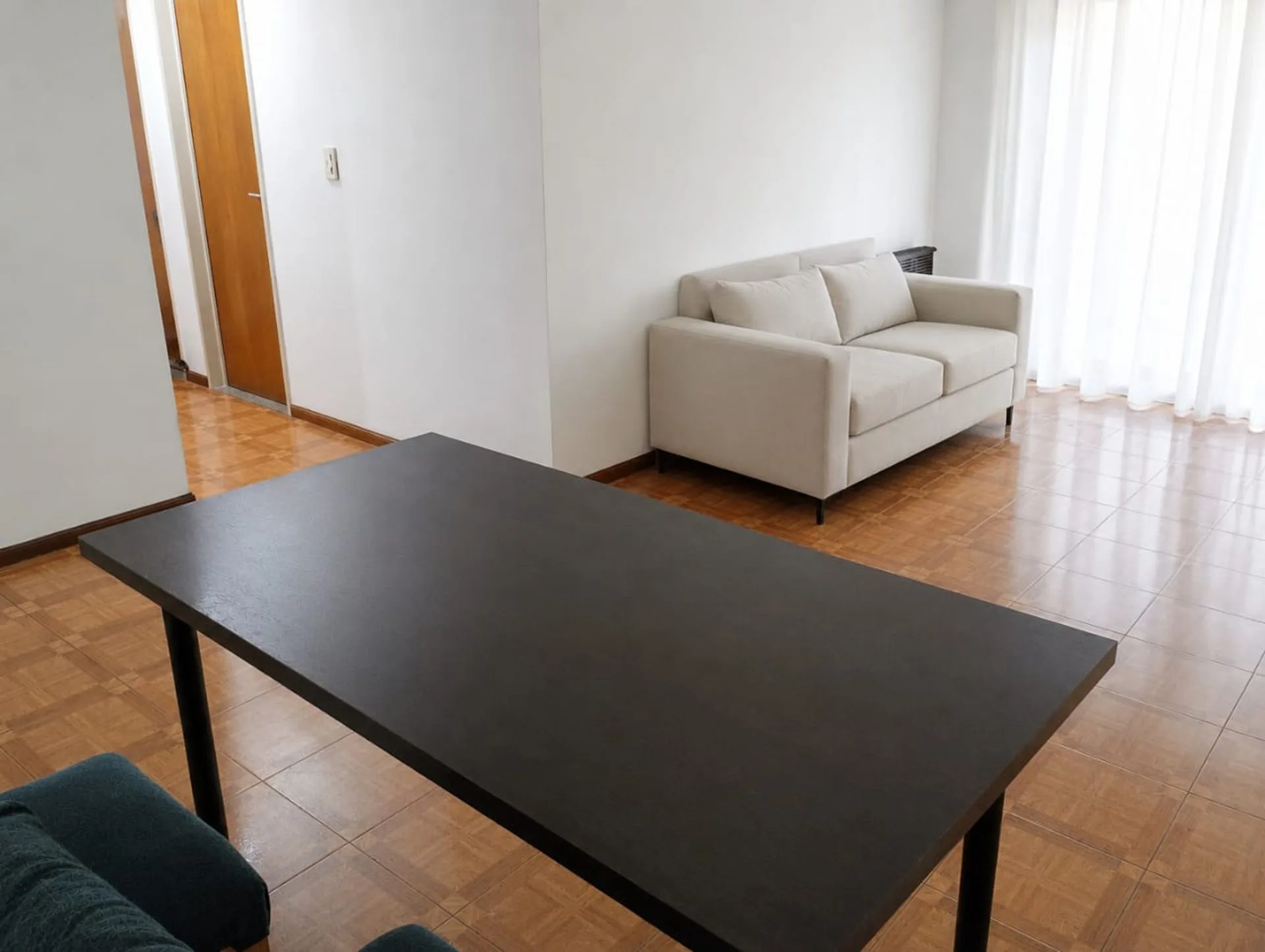VENTA DEPARTAMENTO 3 AMBIENTES FLORES BALCON PATIO foto 2