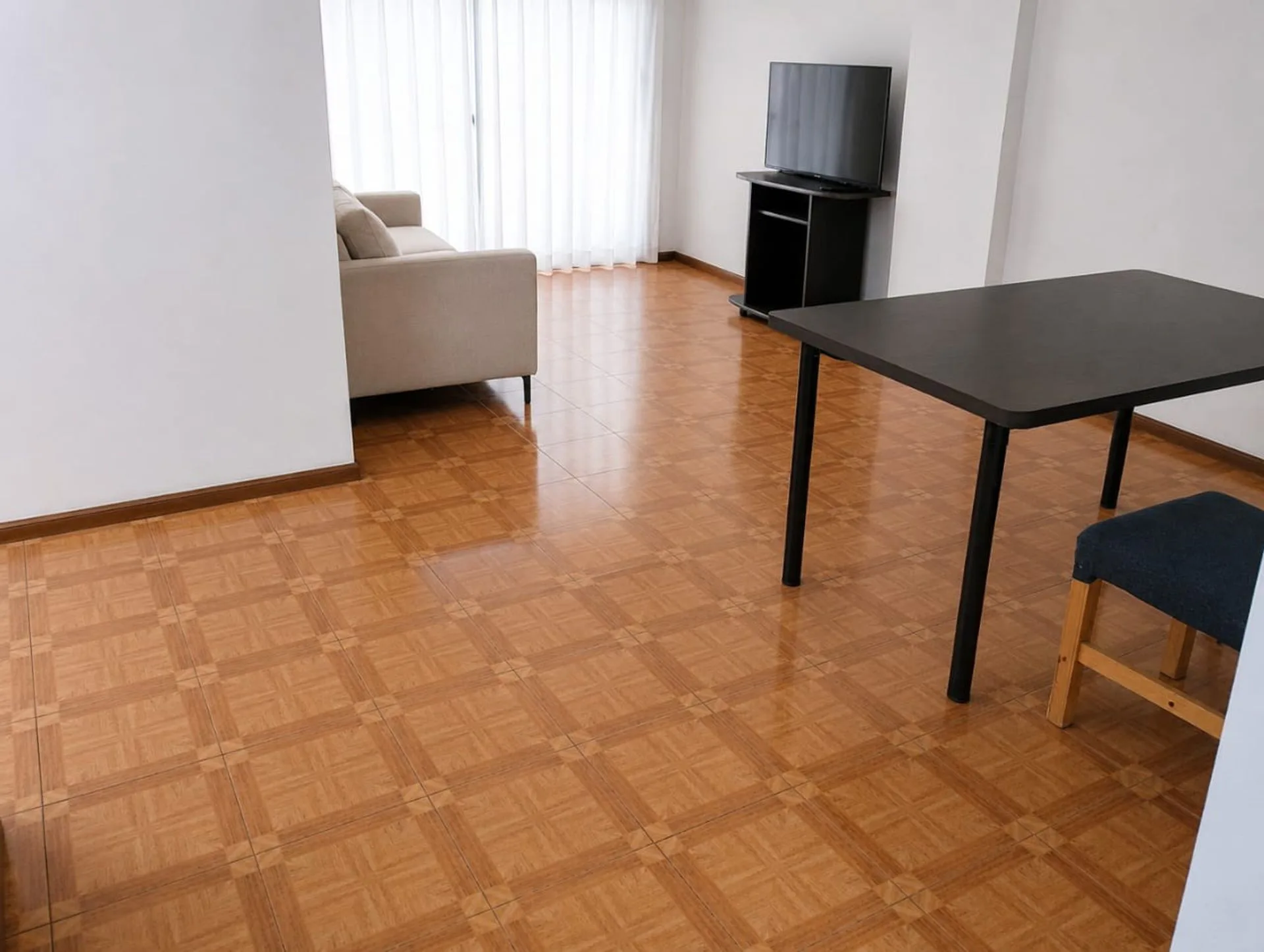 VENTA DEPARTAMENTO 3 AMBIENTES FLORES BALCON PATIO foto 3