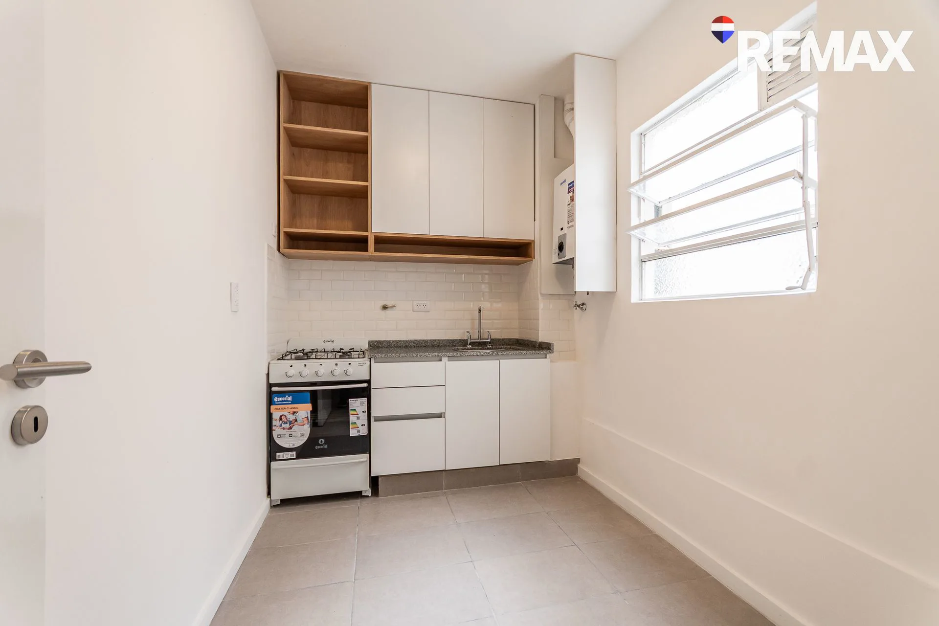 VENTA DEPTO 2 AMB REFACCIONADO - CABALLITO SUR foto 5