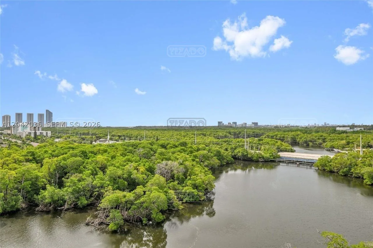 16385 Biscayne Blvd #1020 16300 foto 3