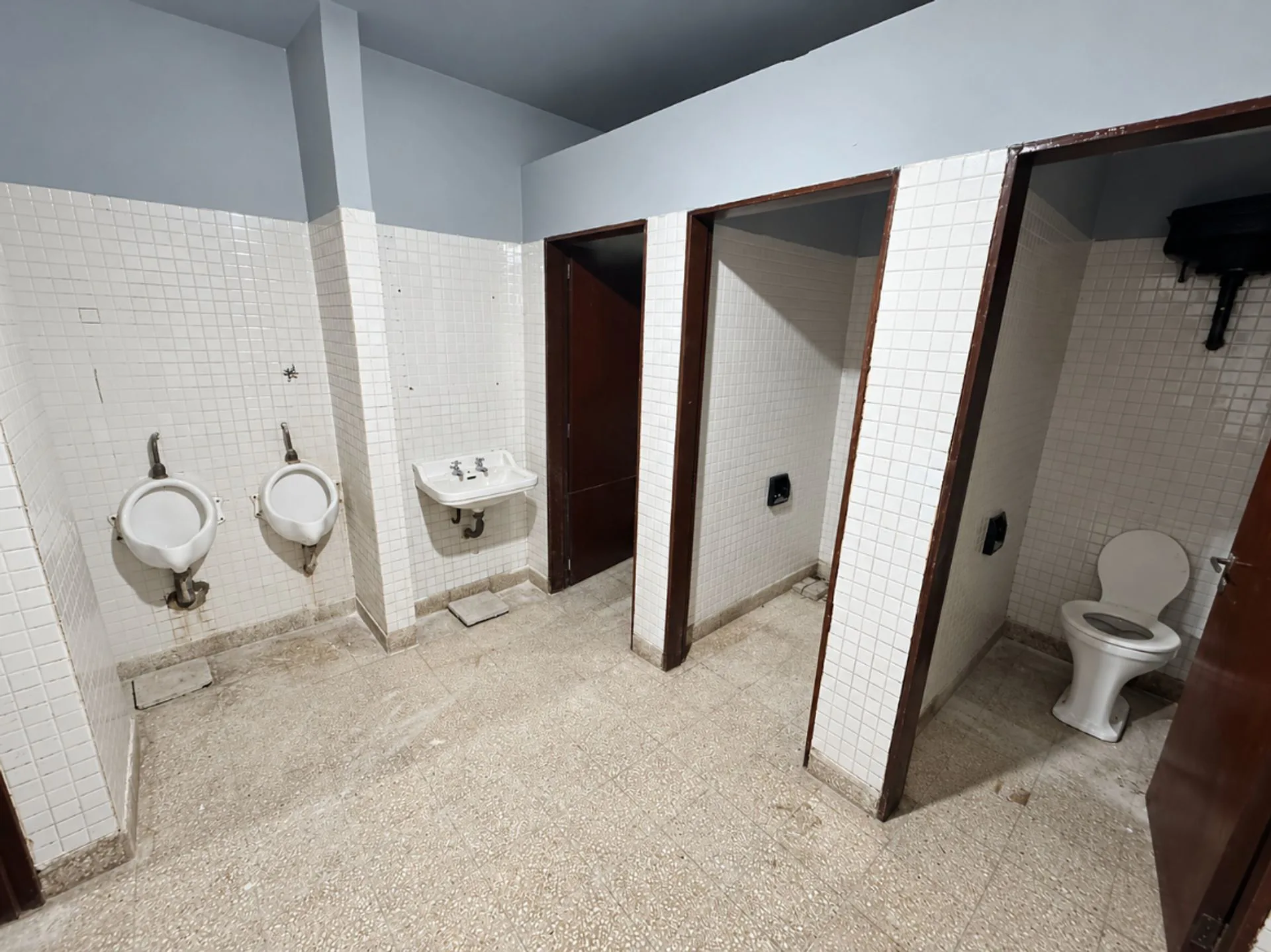 VENTA: IMPORTANTE GALPÓN INDUSTRIAL / COMERCIAL foto 5