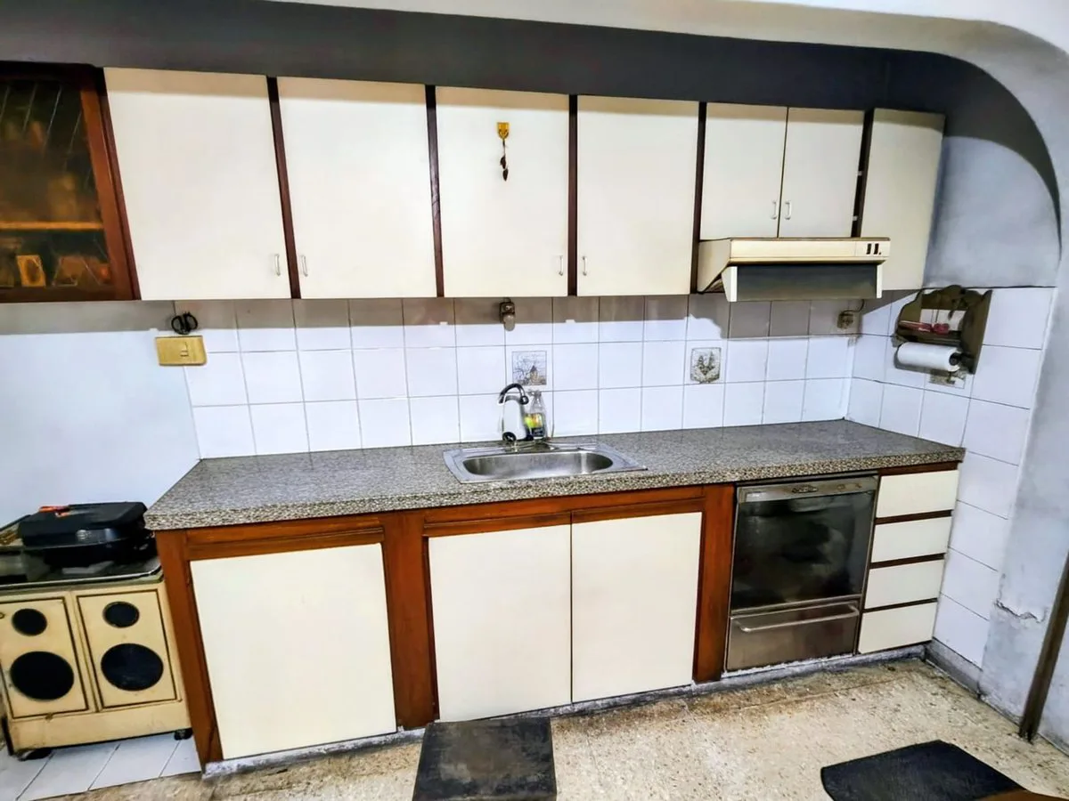 VENTA CASA 3 AMB C/COCHERA PATIO Y JARDIN foto 3