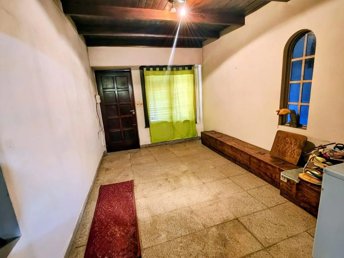 VENTA CASA 3 AMB C/COCHERA PATIO Y JARDIN foto 4