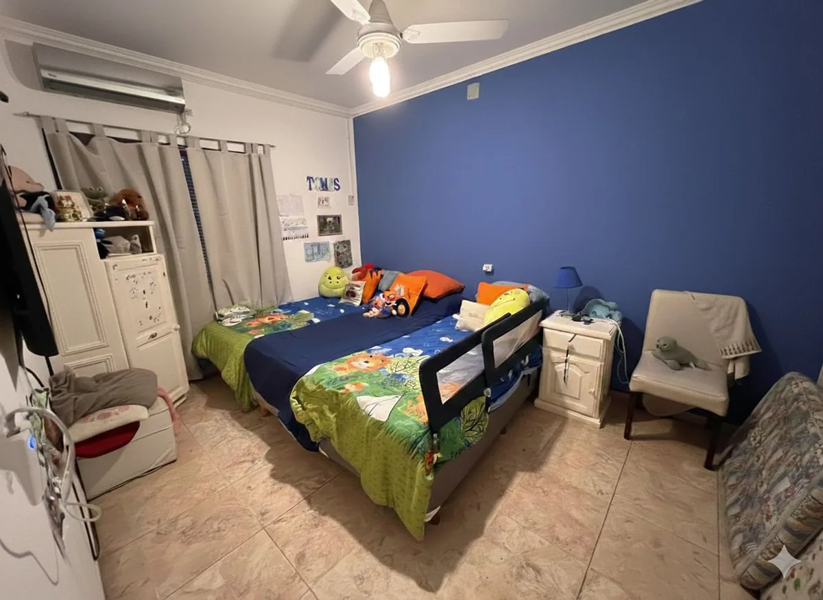 VENTA CASA SOBRE AV. BELGRANO SUR Y ALSINA foto 3