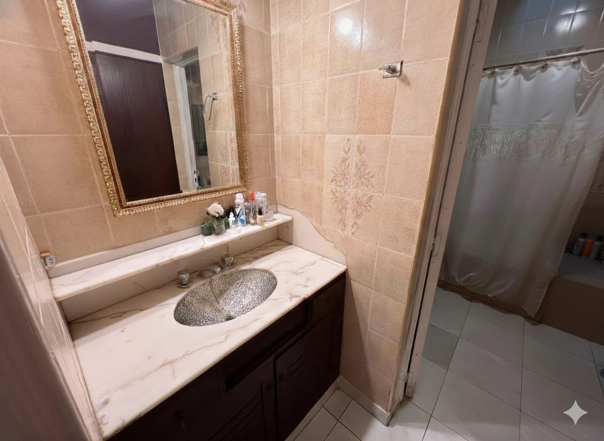 VENTA CASA SOBRE AV. BELGRANO SUR Y ALSINA foto 4