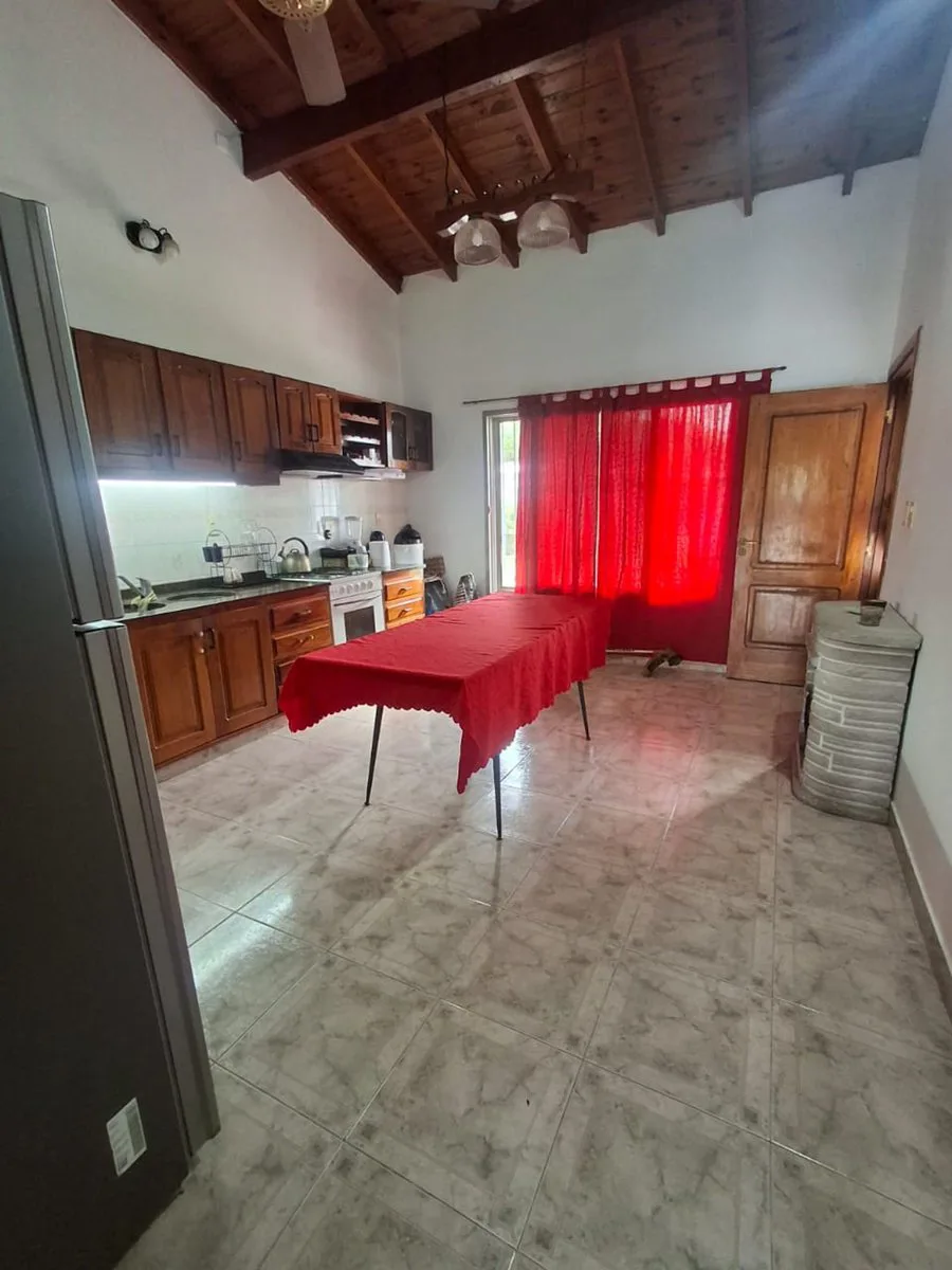 VENTA CASA 5 AMB Y QUINCHO  SE ESCUCHA OFERTA foto 4