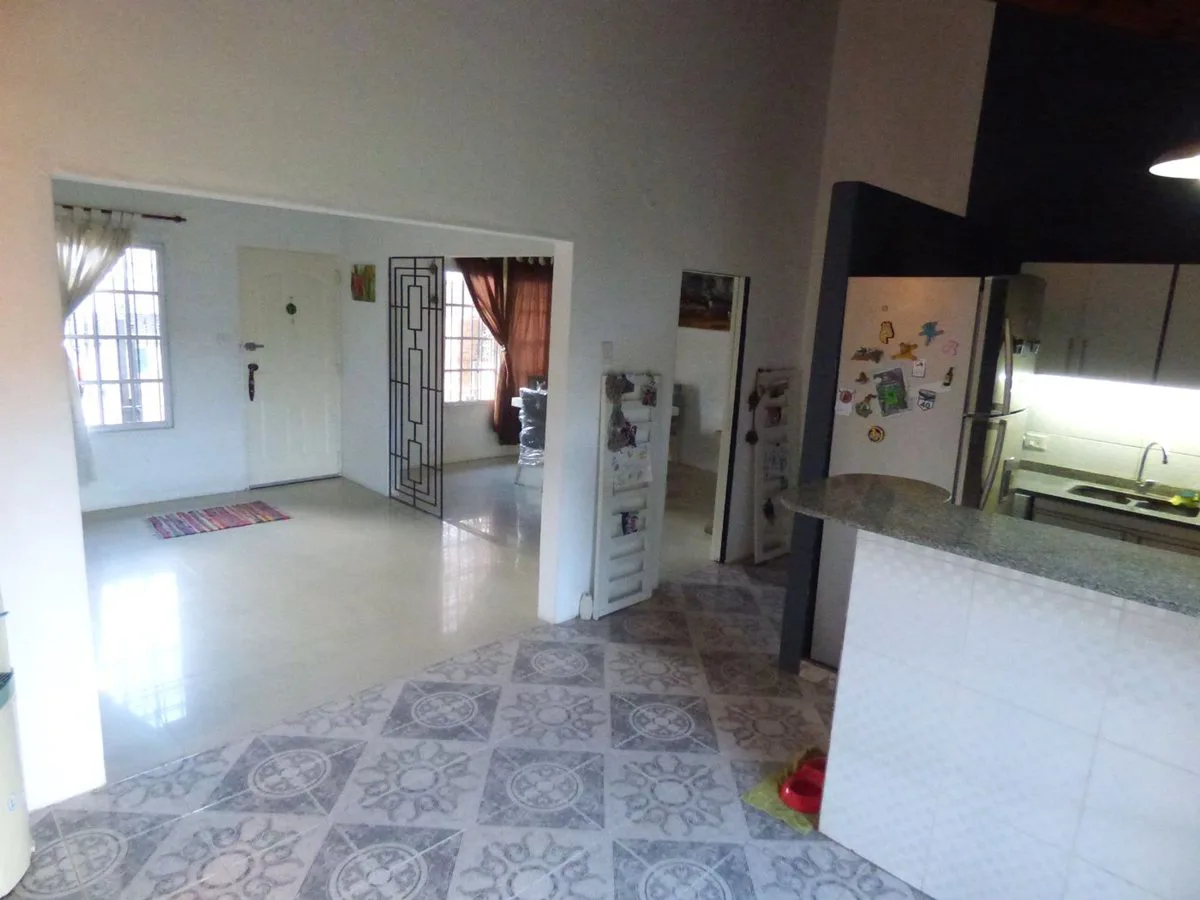 CASA 5 AMBIENTES VENTA INGENIERO MASCHWITZ AMPLIA foto 4