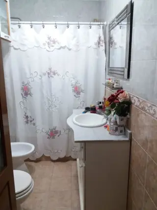 VENTA DE DEPARTAMENTO DE 3 AMBIENTES C/ TERRAZA PROPIA EN EXCELENTE ESTADO ZONA MATADEROS foto 3