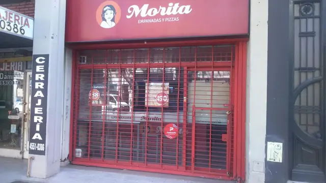 AMPLIO LOCAL A LA CALLE CON SOTANO SIN EXPENSAS EN ZONA COMERCIAL RESIDENCIAL
