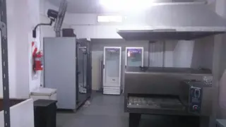AMPLIO LOCAL A LA CALLE CON SOTANO SIN EXPENSAS EN  ZONA COMERCIAL RESIDENCIAL foto 2