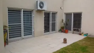 Se Vende Hermosa casa de 4 ambientes en ing. Maschwitz foto 3