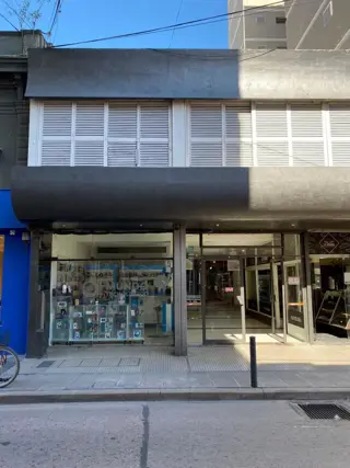 Local con departamento en planta alta foto 1