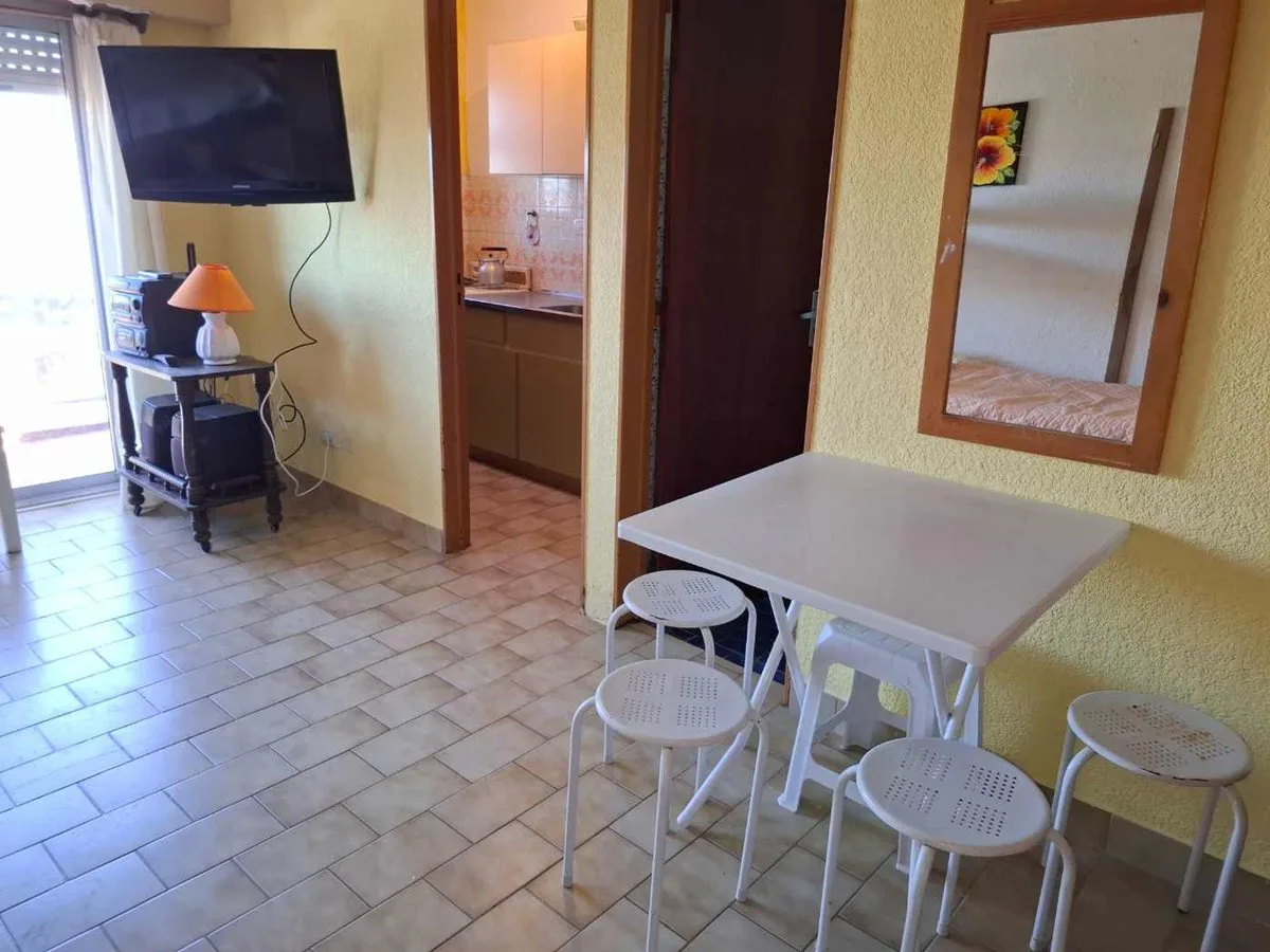 Venta departamento Villa Gesell 100mtrs del mar foto 3