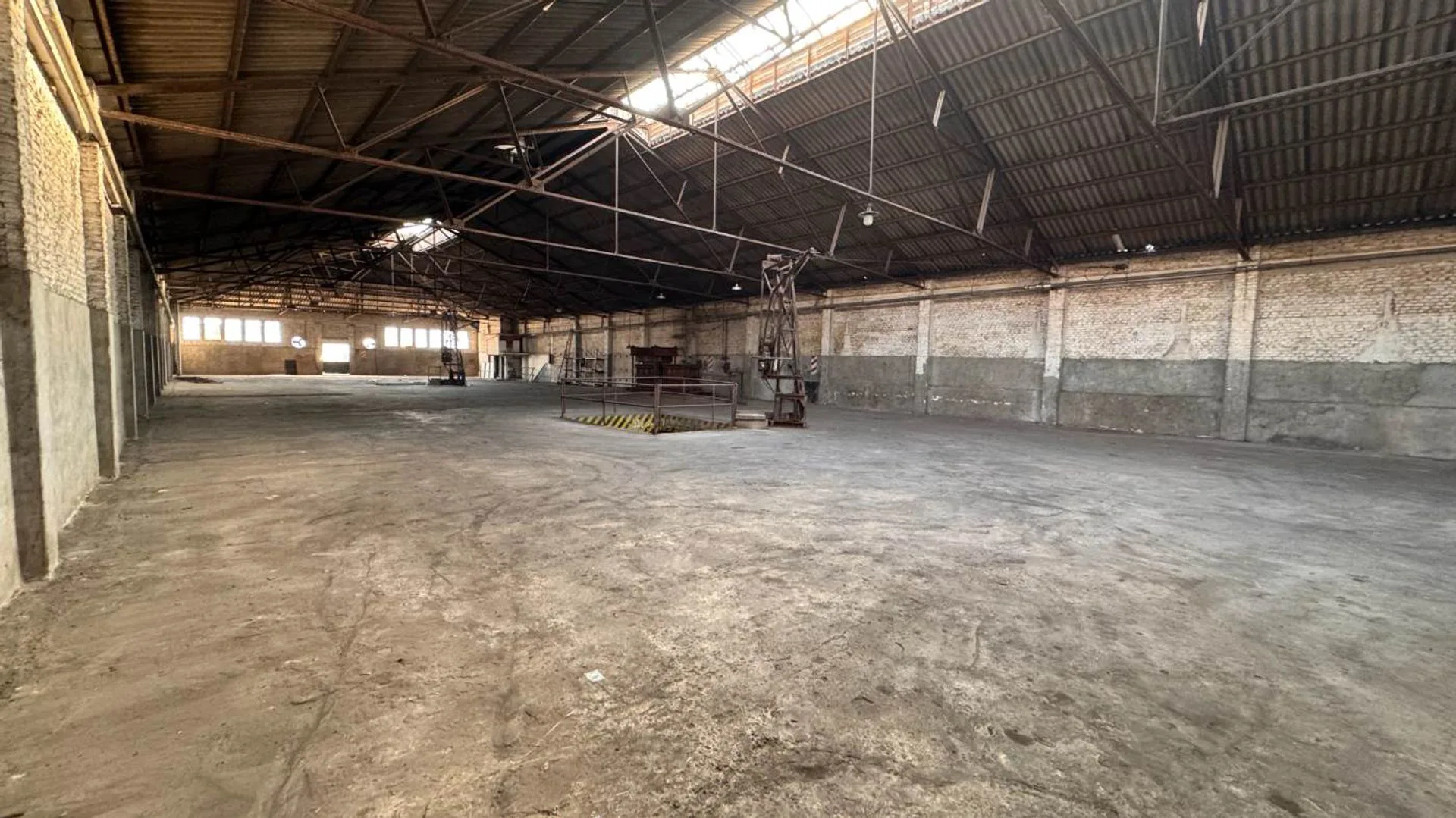 Venta Galpón Zona Industrial Avellaneda 3550 M2 foto 2