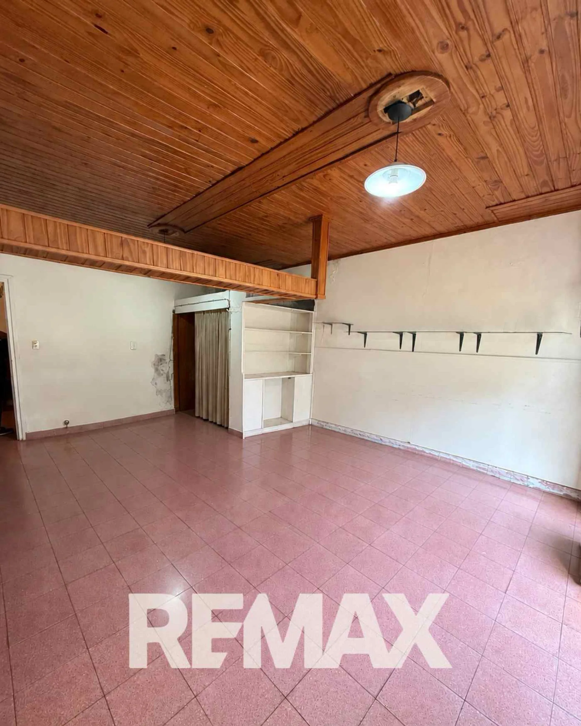 CASA CON SALON COMERCIAL GRAN POTENCIAL  ELORTONDO foto 5