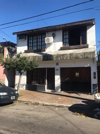 Tipo Casa 3 amb con cochera y terraza. A 7 C del Tren foto 1