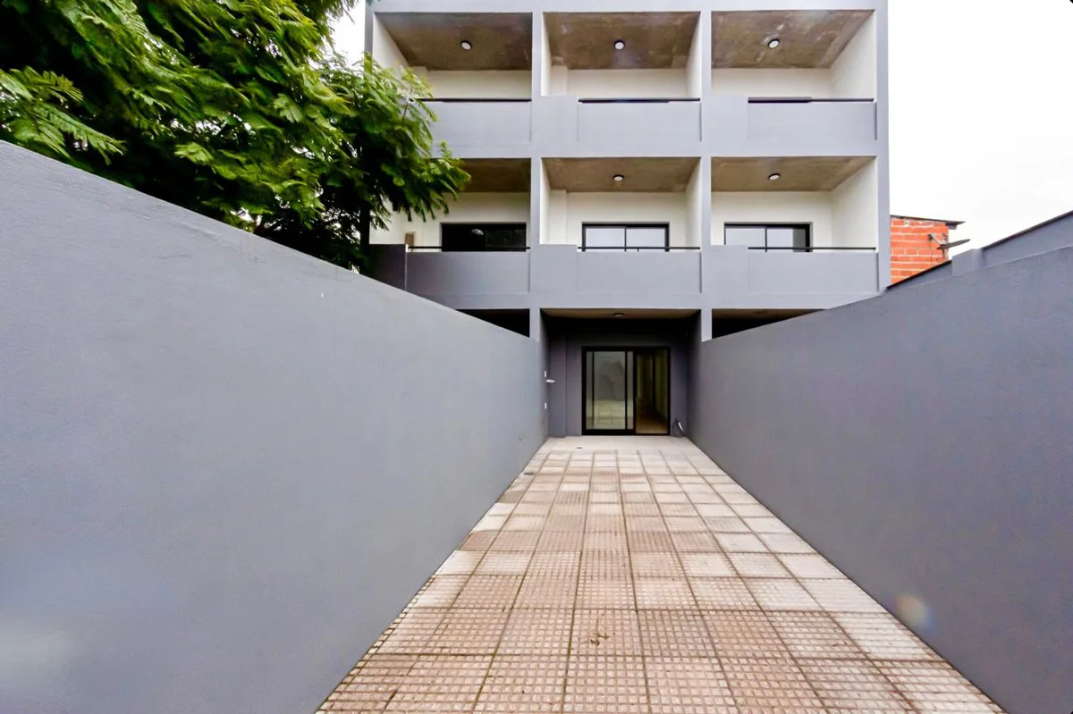 Venta departamento 2 amb estrenar Lomas de Mirador foto 2