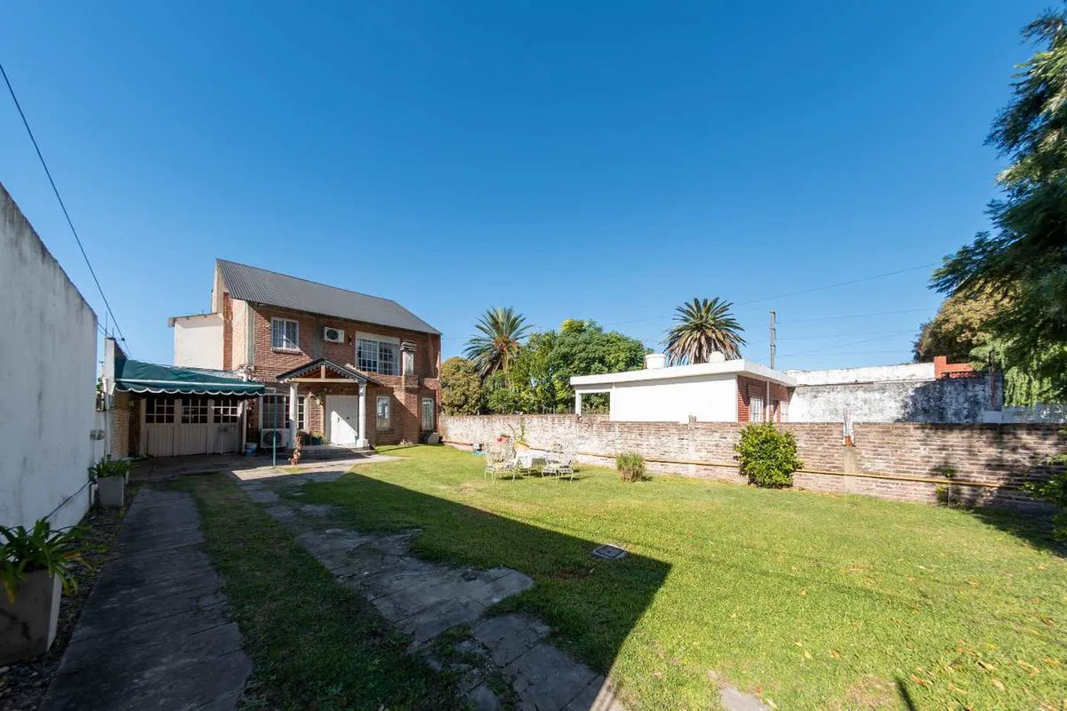 VENTA CASA  DOS PLANTAS EN ITUZAINGO foto 2