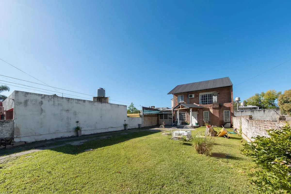 VENTA CASA  DOS PLANTAS EN ITUZAINGO foto 3