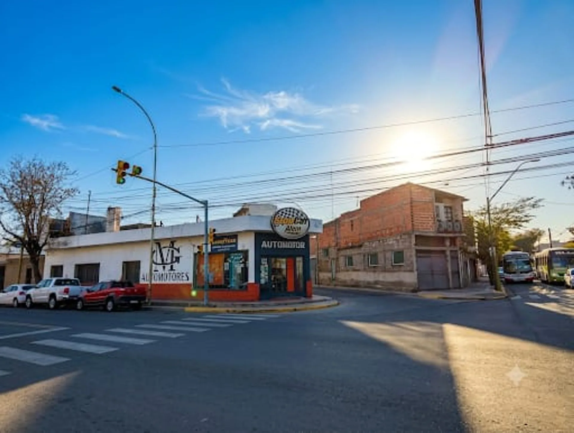 SE VENDE LOCAL COMERCIAL EN AV ALEM Y CHACABUCO foto 3