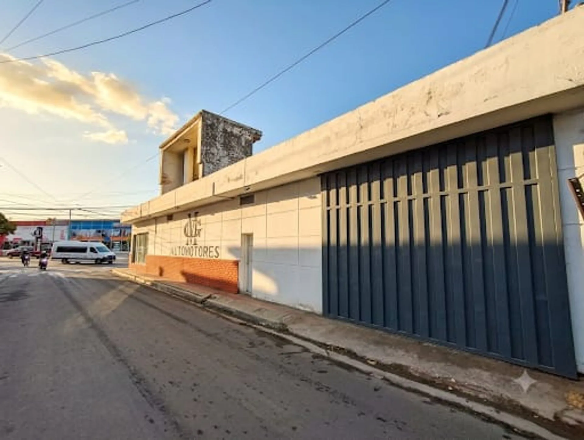 SE VENDE LOCAL COMERCIAL EN AV ALEM Y CHACABUCO foto 5