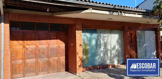 Terreno con casa, totalmente plano, idel desarrollo