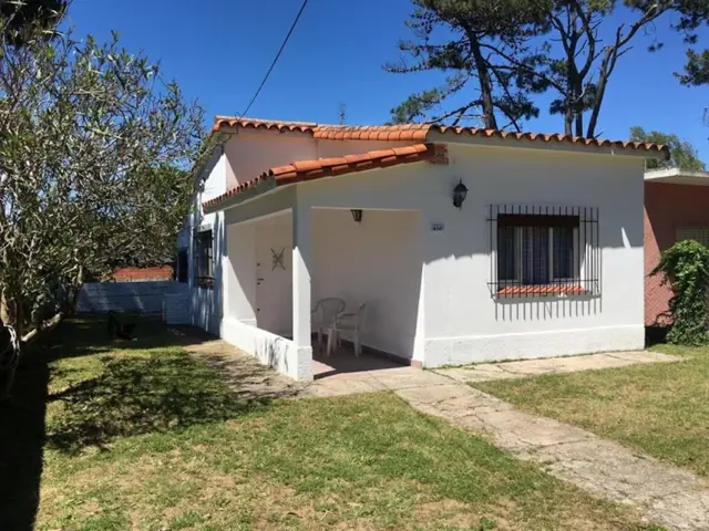 ALQUILO EXCELENTE CASA PARA VACACIONAR EN FAMILIA O CON AMIGOS PARA 5 PERSONAS, A 4 CUADRAS DEL MAR