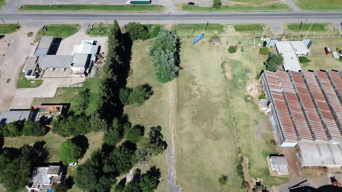Se vende lote de 2,15 ha, s/RNN°8, V.T. (Z.9) foto 2