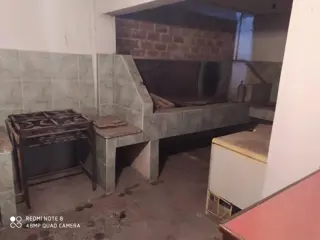 EXCELENTE SALON Y LOCAL COMERCIAL, MAS DEPARTAMENTO EN PB DE 3 AMB Y DPTO EN 1° PISO DE 5 AMB foto 3