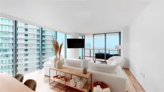 650 NE 32nd St #4607 600 foto 1