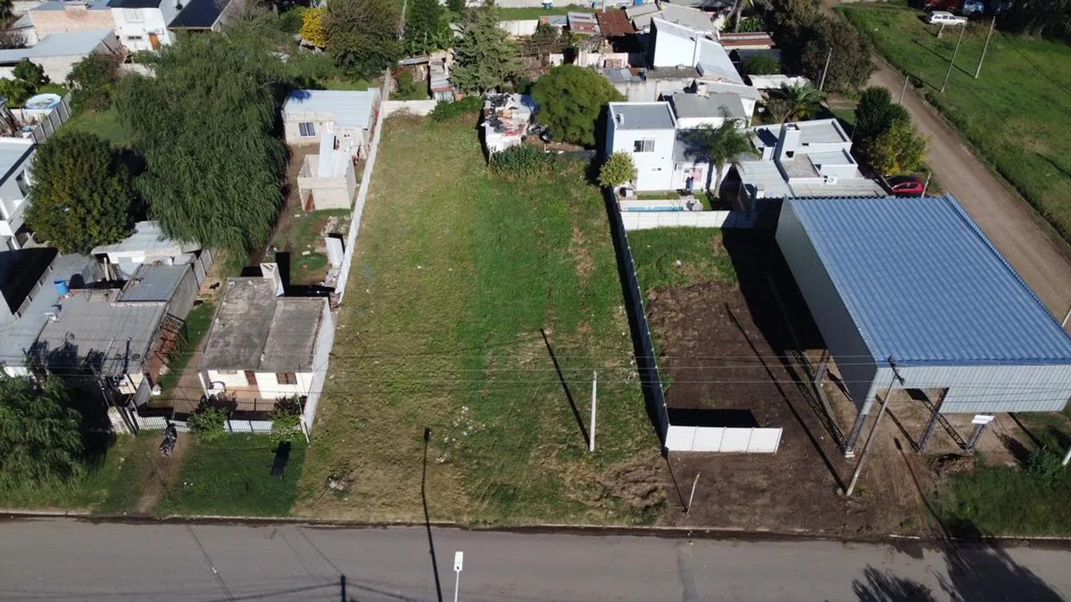 SE VENDE TERRENO DE 405 METROS CUADRADOS foto 2