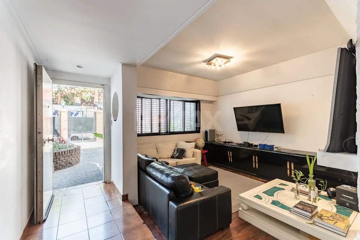 VENTA CASA 6 AMB JARDIN-PILETA-COCHERA- VILLA REAL foto 3