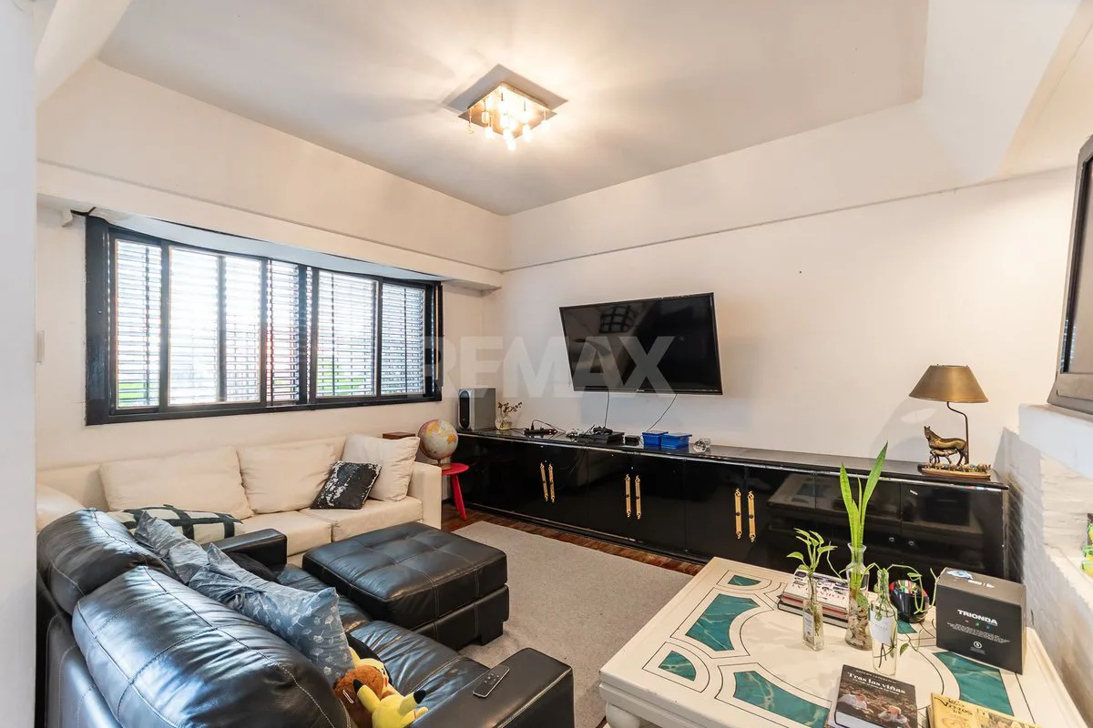 VENTA CASA 6 AMB JARDIN-PILETA-COCHERA- VILLA REAL foto 4