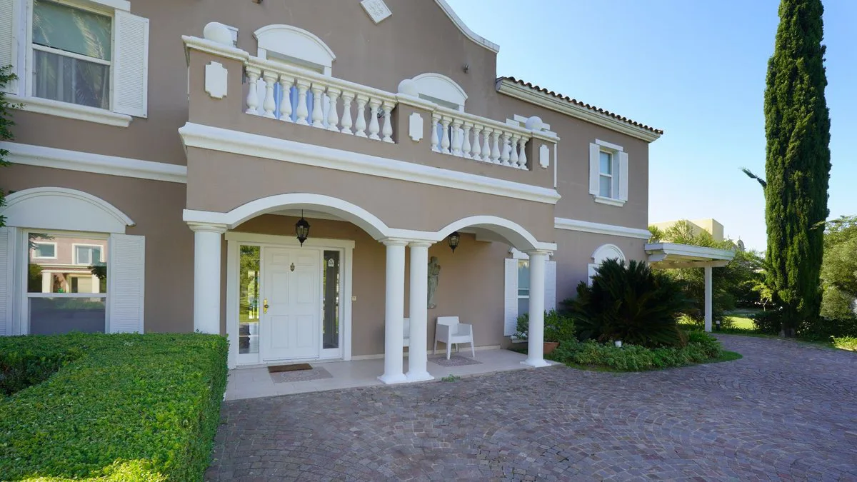 CASA EN VENTA EN LA ISLA, NORDELTA, AL LAGO foto 2