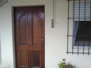 CASA EN VENTA CON GARAGE EN $ foto 5