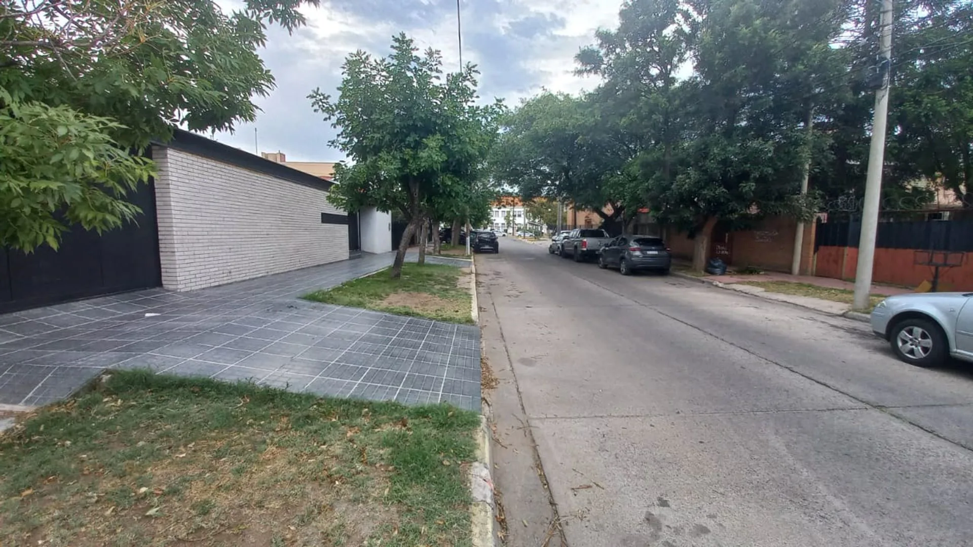 SE VENDE EXCELENTE CASA APTO CONSULTORIOS foto 2