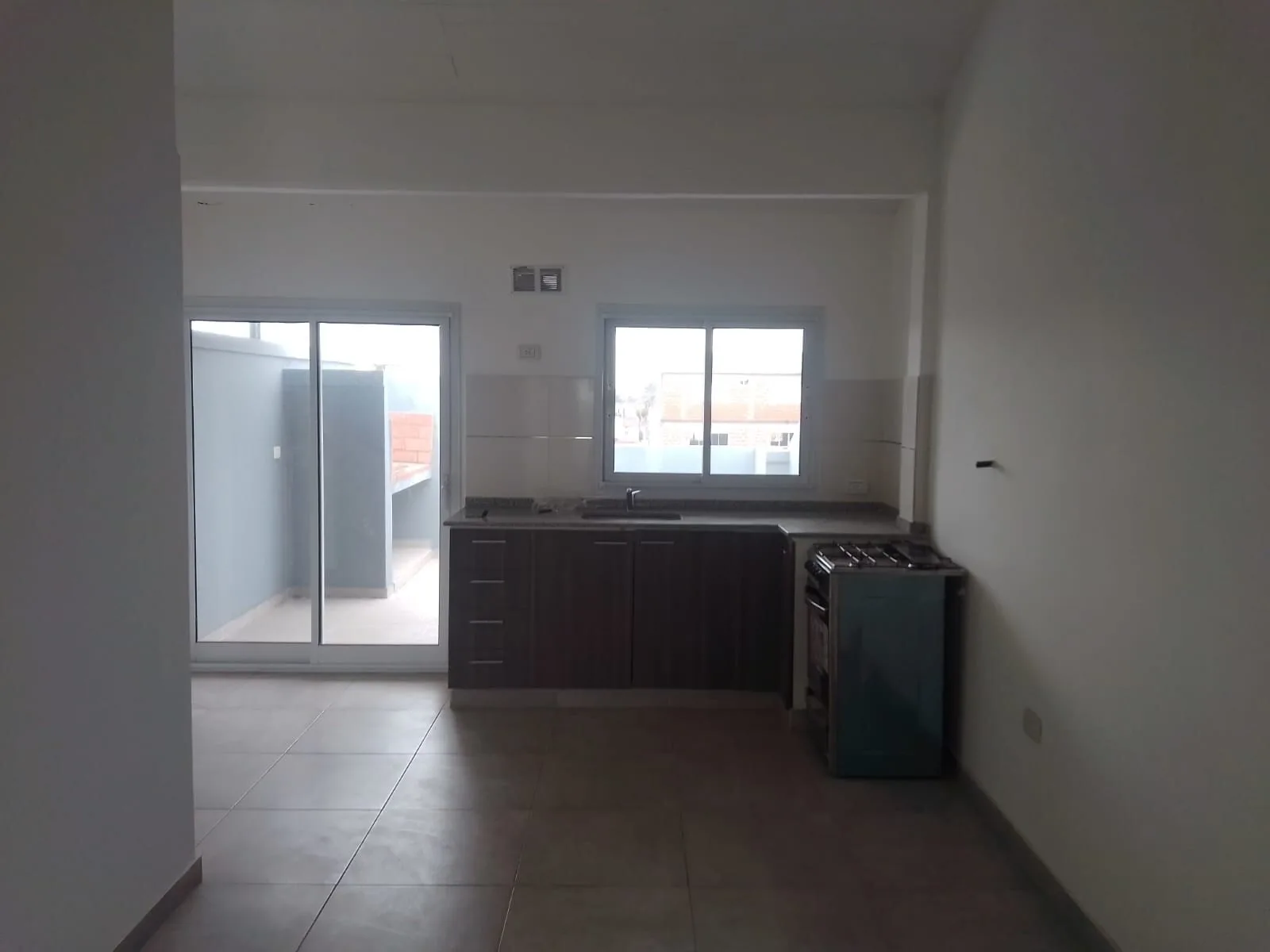 Alquiler Departamento 3 ambientes en La Tablada foto 4