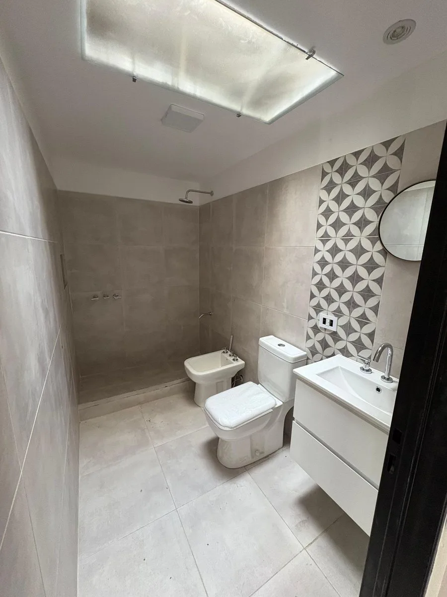 DUPLEX 2 DORMITORIOS EN VENTA CITY BELL + COCHERA foto 4