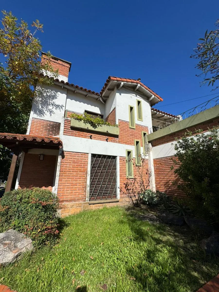 VENTA CASA 4 AMBIENTES EN CASTELAR foto 3